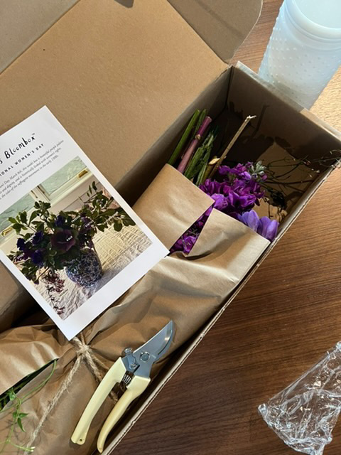 How our floral arrangement workshops work...