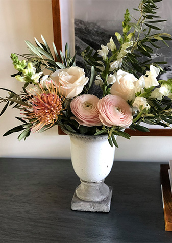 Matilda’s Bloombox Anemones & Ranunculus Bloombox - Thumbnail 5